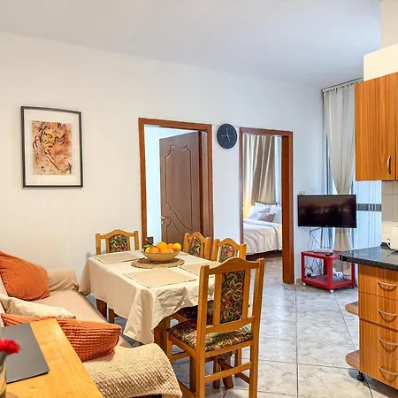 Erik 2 Bed Apartament *