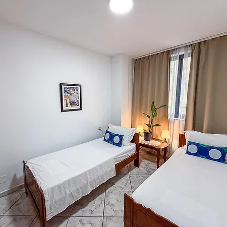 Erik 2 Bed